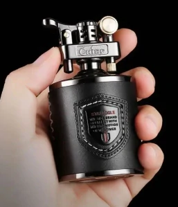 Kvalitný stolový kovový benzínový zapaľovač