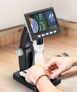 Digitálny mikroskop s vlastnou batériou a obrazovkou