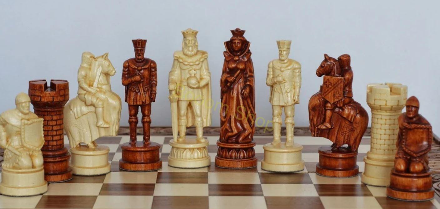 Luxusné drevené šachové figúrky
