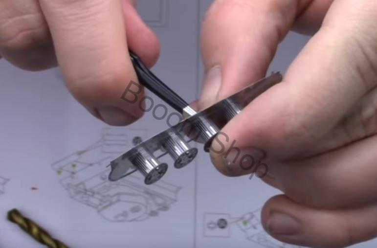 Mini kovový model